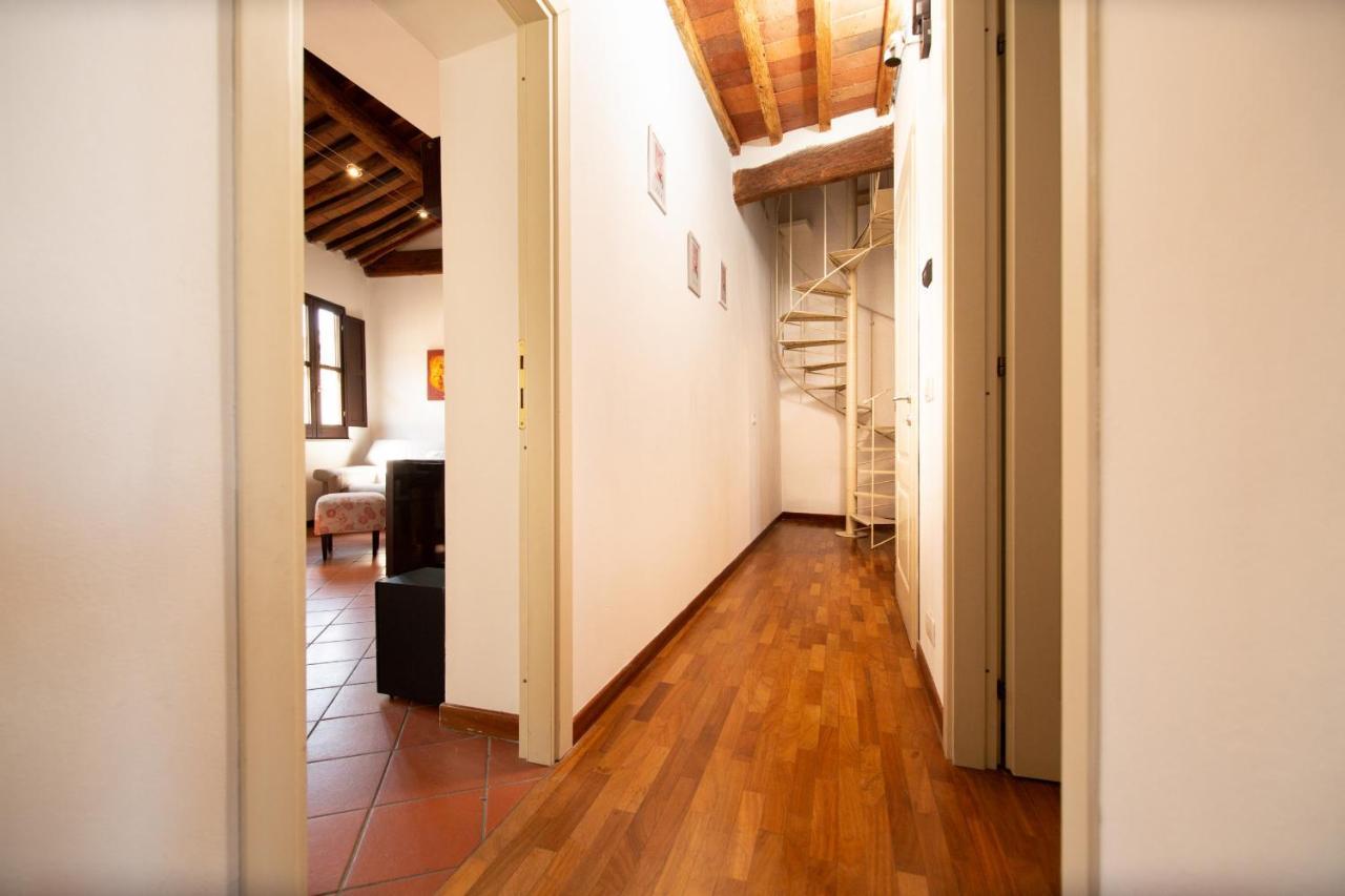 Serena Apartment, Cosy Close Center Town Лукка Екстер'єр фото